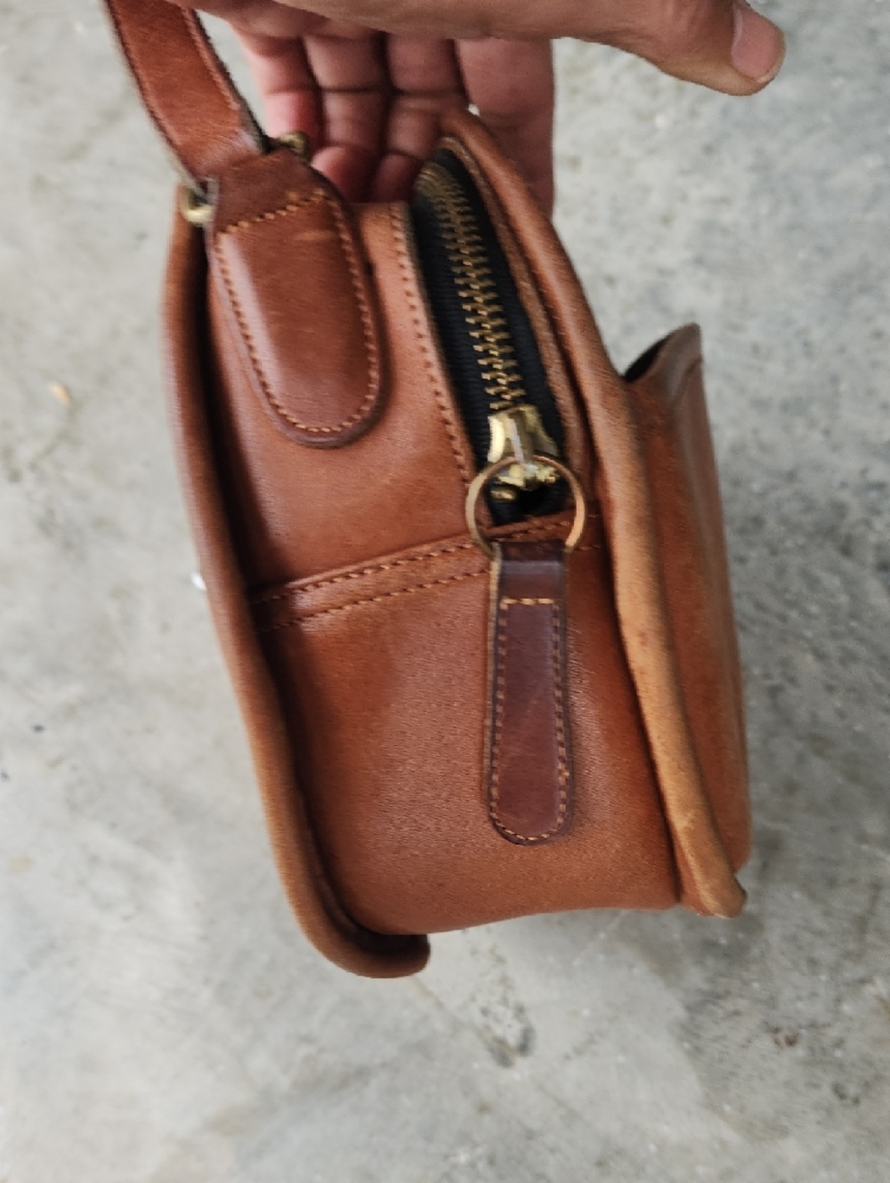 Coach Vintage Canteen Leather Tan Round Crossbody Bag - Picture 6 of 16